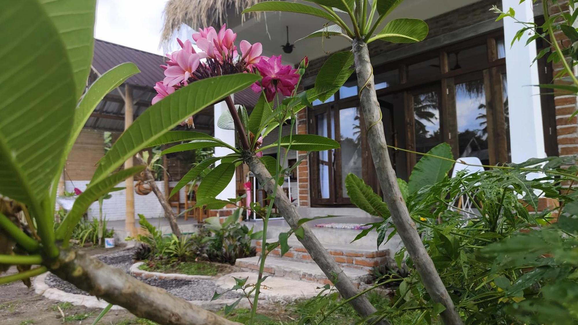 Stay Together Tetebatu Exterior photo